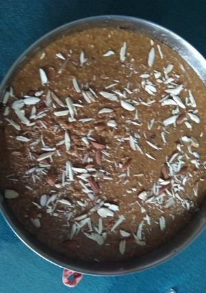 A picture of Danedar besan burfi.