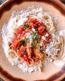 Mì Ý (Spaghetti) Thịt Trai Đen Sốt Cà Chua