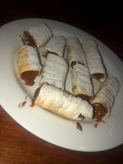 Una foto de Cañoncitos de dulce de leche con muy pocos ingredientes!