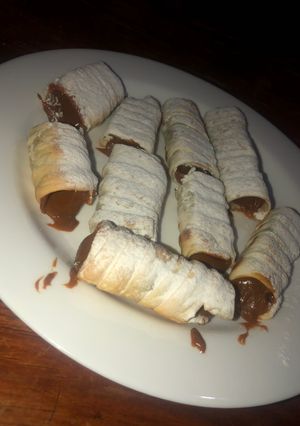 Una foto de Cañoncitos de dulce de leche con muy pocos ingredientes!