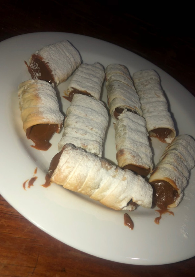 Una foto de Cañoncitos de dulce de leche con muy pocos ingredientes!