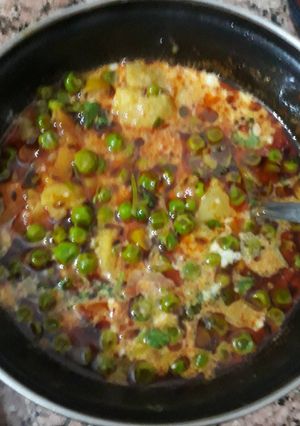 A picture of Aalu Matar without Onion.