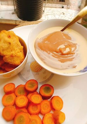 A picture of Akara and pap.