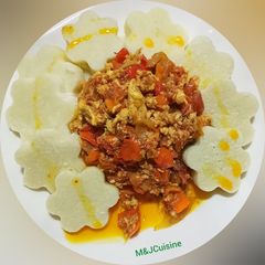 A picture of Boiled yam and egg sauce.