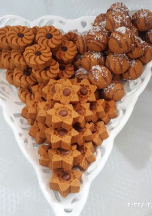 عکسی از دستور شیرینی نخودچی عید
