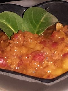 सेब का छिलका से बनी चटनी (seb ka chilka se bani chutney recipe in Hindi) रेसिपी मुख्य फोटो