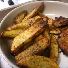 A picture of Homemade Air-Fried Potato Wedges.