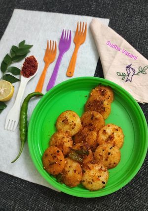 આચારી ઈડલી ટકાટક (Achari Idli Takatak Recipe In Gujarati) રેસીપી મુખ્ય ફોટો