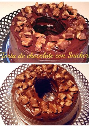 Una foto de Torta de chocolate con Snickers!