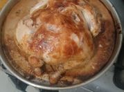 Una foto de pollo relleno con vegetales