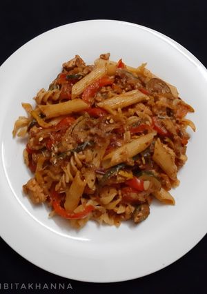 A picture of Red sauce Pasta.