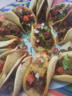 Una foto de Tinga de pollo (tacos mexicanos)