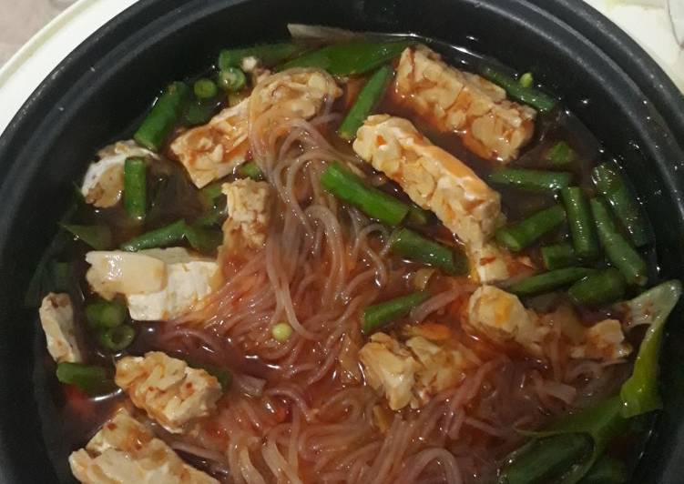 Langkah Mudah untuk Menyiapkan Bihun kacang panjang Pedas Ricecooker, Lezat