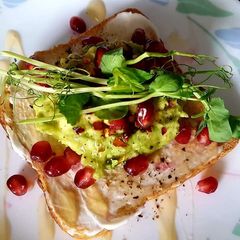 A picture of Avacado on toast.