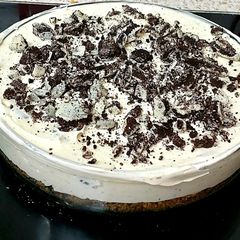 A picture of My Two Oreo & White Chocolate cheesecakes, No Bake. 👌.