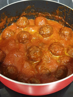 Una foto de Albóndigas con salsa de tomate