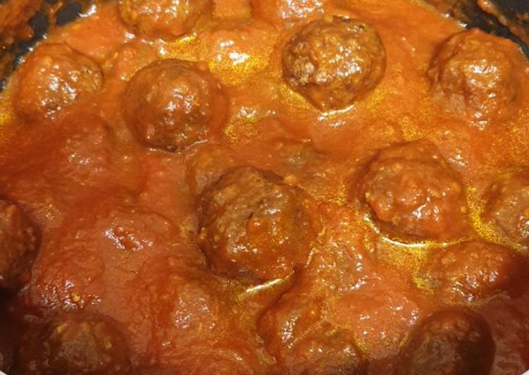 Albóndigas con salsa de tomate