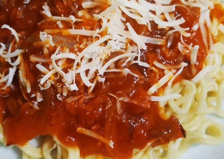 Resep Mie telor Bolognese sauce oleh Momma Mikel Cookpad