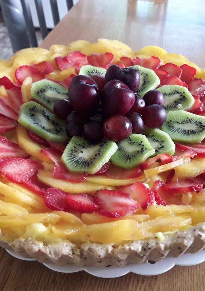 Una foto de Tarta frutal de harina de almendras