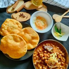 A picture of Chole bhature.