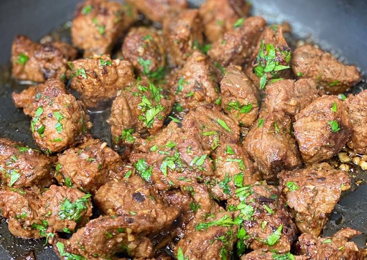 Simple Way to Make Super Quick Homemade Garlic Butter Steak Bite