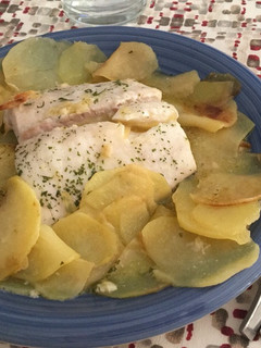 Una foto de Merluza con patatas en vinagre