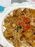 Stir-Fried Taro Cake with Bean Sprouts