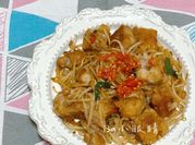A picture of garlic bean sprouts