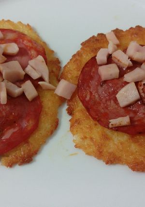 Foto principal de Cocas de parmesano con fiambres