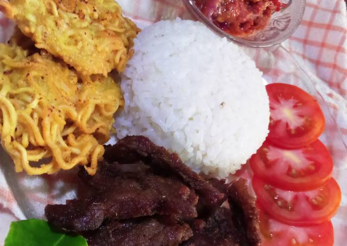 Resep Penyetan Empal Goreng oleh Pawone Nduk tok - Cookpad