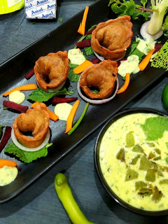 A picture of Smoky Paneer Bites With Cheesy Minti Capsicum Dip.