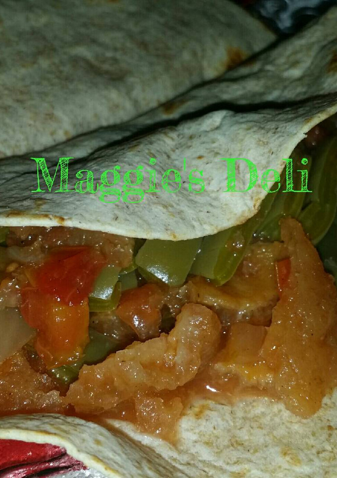Una foto de Chicharrón con nopales en salsa casera