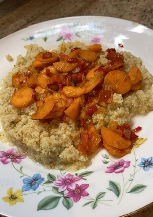 Una foto de Trigo burgol con verduras salteadas