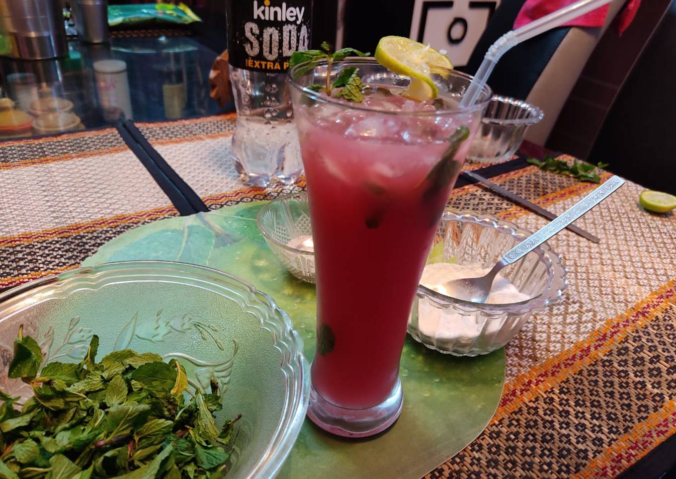 Pomegranate mojito