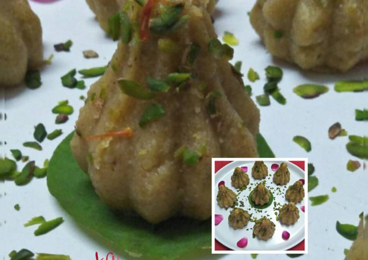 Steps to Make Any-night-of-the-week Moong Daal Modak
