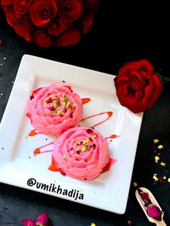 A picture of Rose and pistachio ice cream.