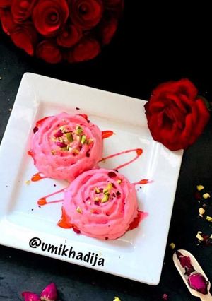A picture of Rose and pistachio ice cream.