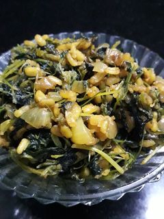 मूग डाळ मेथी भाजी (moong dal methi bhaji recipe in marathi) रेसिपी चे मुख्य फोटो
