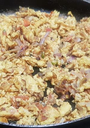 अंडे की भुर्जी (ande ki bhurji recipe in hindi) रेसिपी मुख्य फोटो