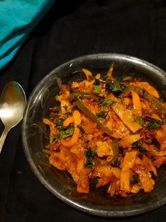 લેફ્ટઓવર રોટલી ના નુડલ્સ (Leftover Rotli Noodles Recipe In Gujarati) રેસીપી મુખ્ય ફોટો