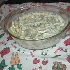 A picture of Green beans and mushrooms salad.