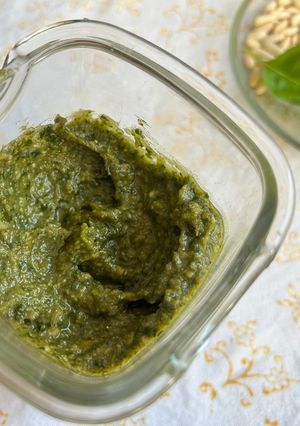 Una foto de Salsa pesto
