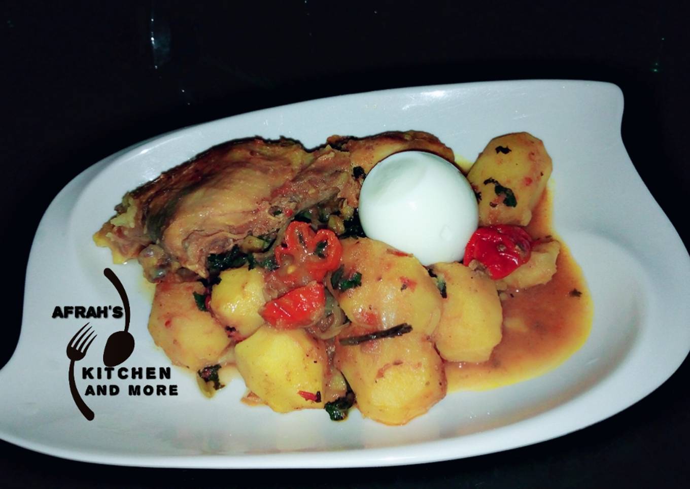 Potatoes soup with boiled egg