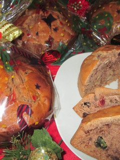 Una foto de Pan de Pascua artesanal