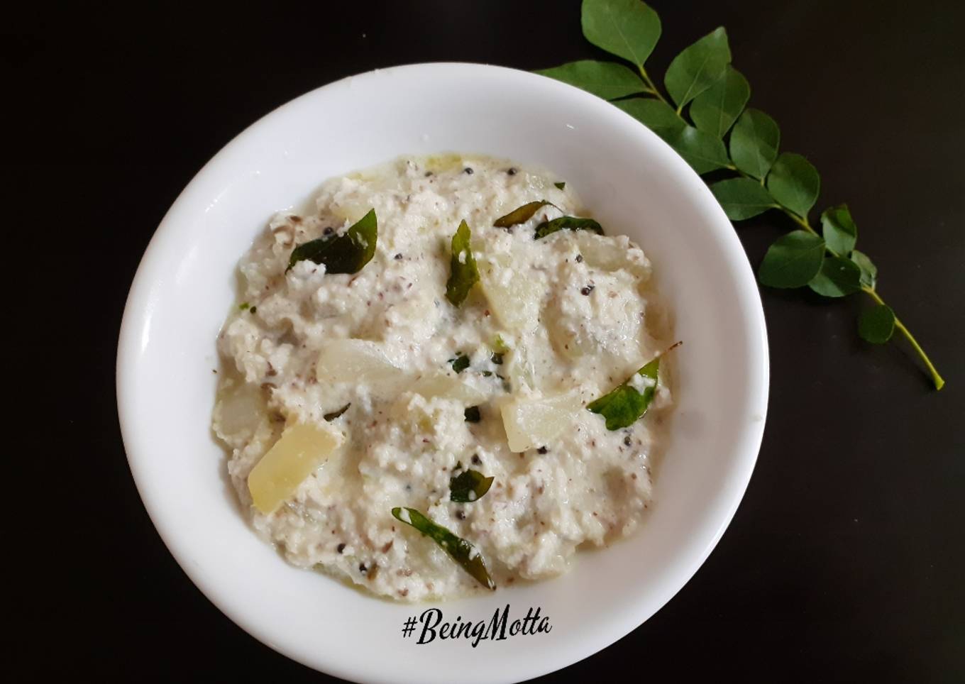 Vellarikka Pachadi (Madras Cucumber Raita)