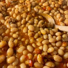 A picture of Turkish Kuru Fasulye (beans in tomato sauce).