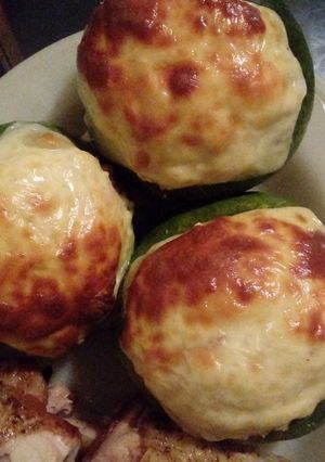 Una foto de Zapallitos rellenos con ricota y jamón cocido