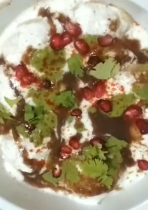દહીં વડા (Dahi Vada Recipe In Gujarati) રેસીપી મુખ્ય ફોટો