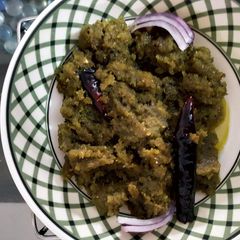 A picture of Parwal bharta.