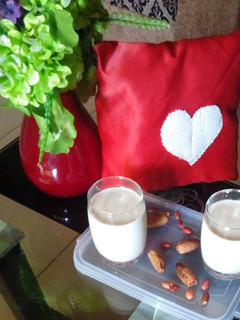 A picture of Peanut milk.